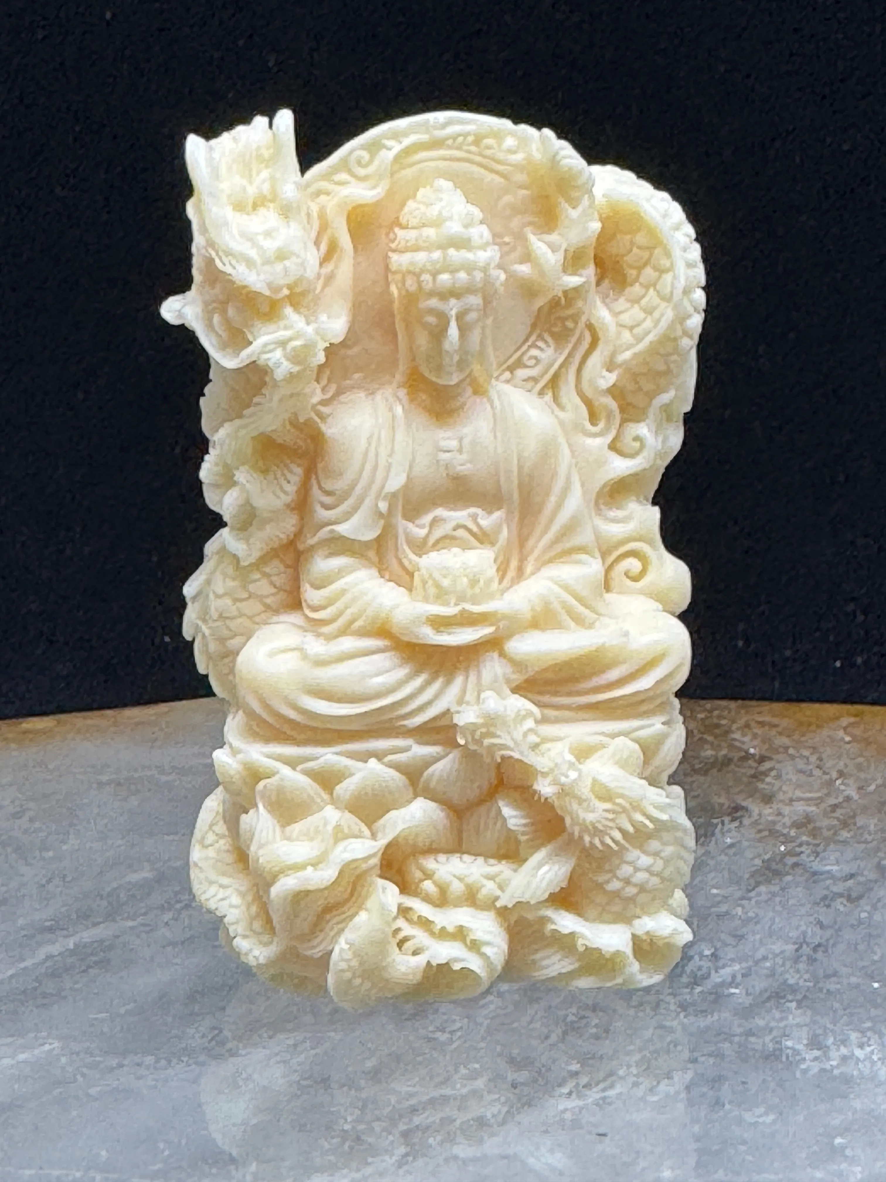 7.75" Palm nut carved Thousand hand Guan Yin w/ heart sutra XE42