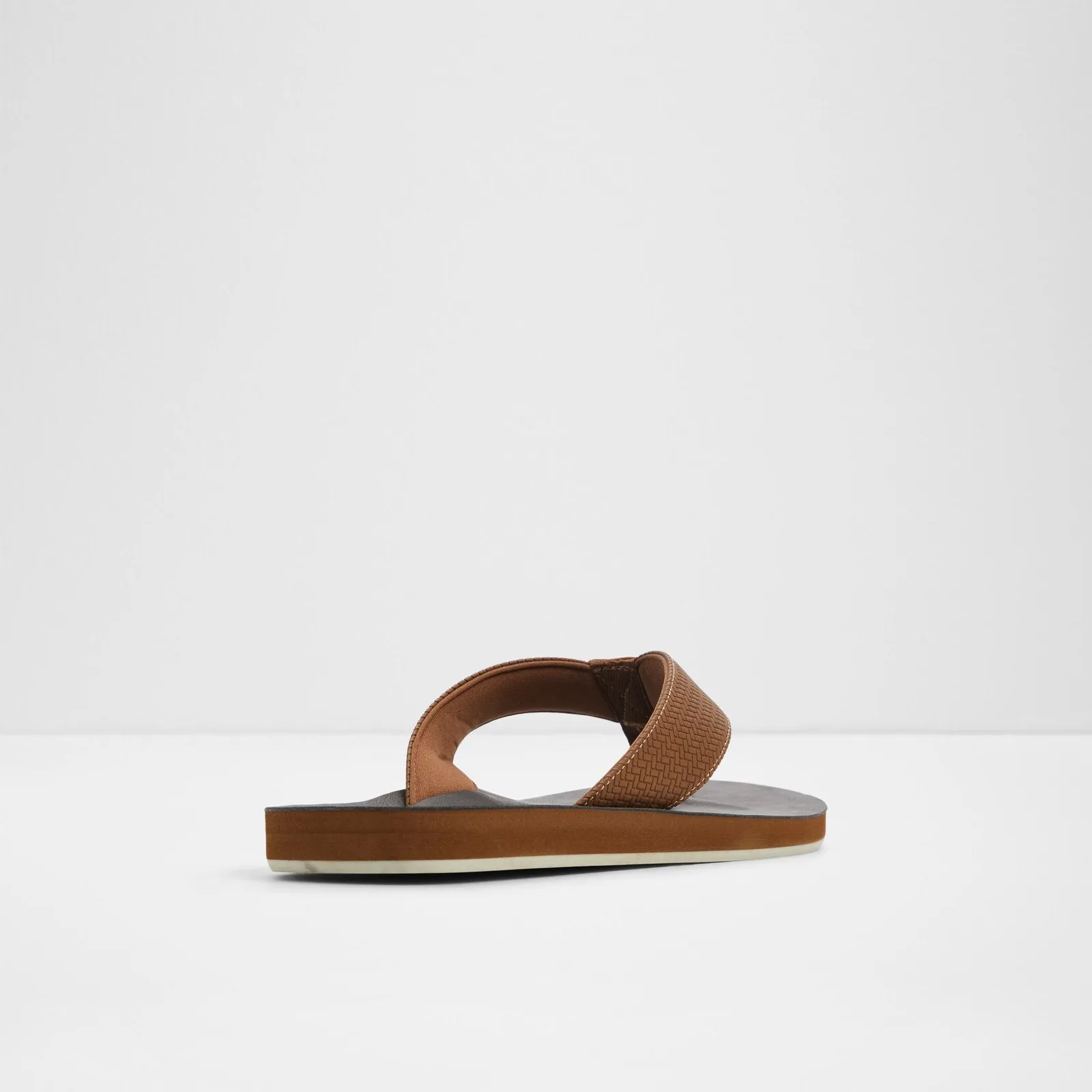 Adede / Flat Sandals