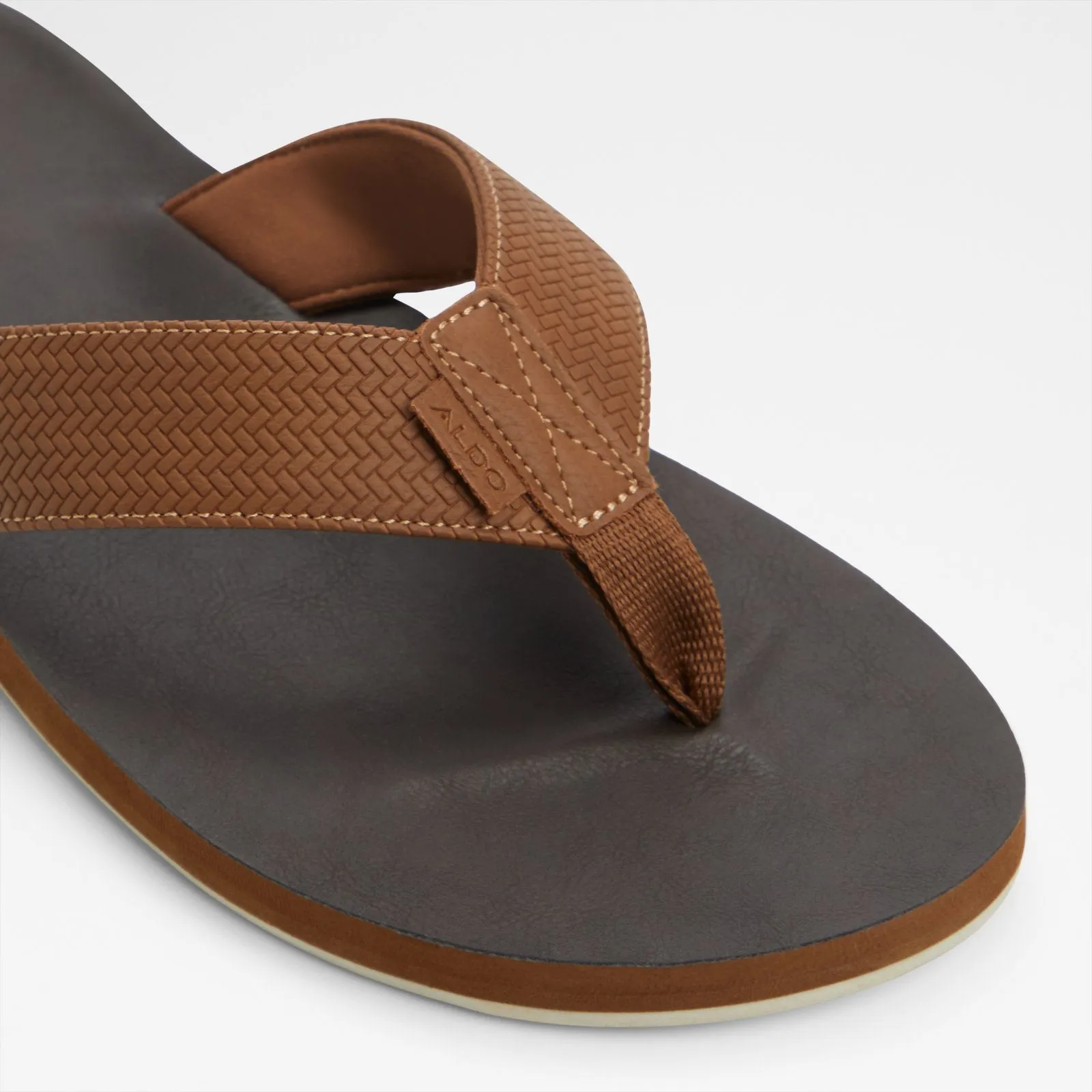Adede / Flat Sandals