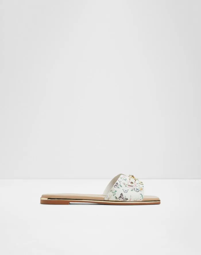 Alamassi / Flat Sandals