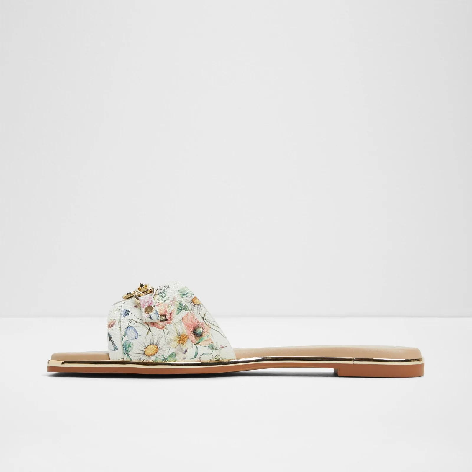 Alamassi / Flat Sandals