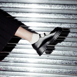 BLACK RETRO BUCKLE SMALL LEATHER SHOES UB3128