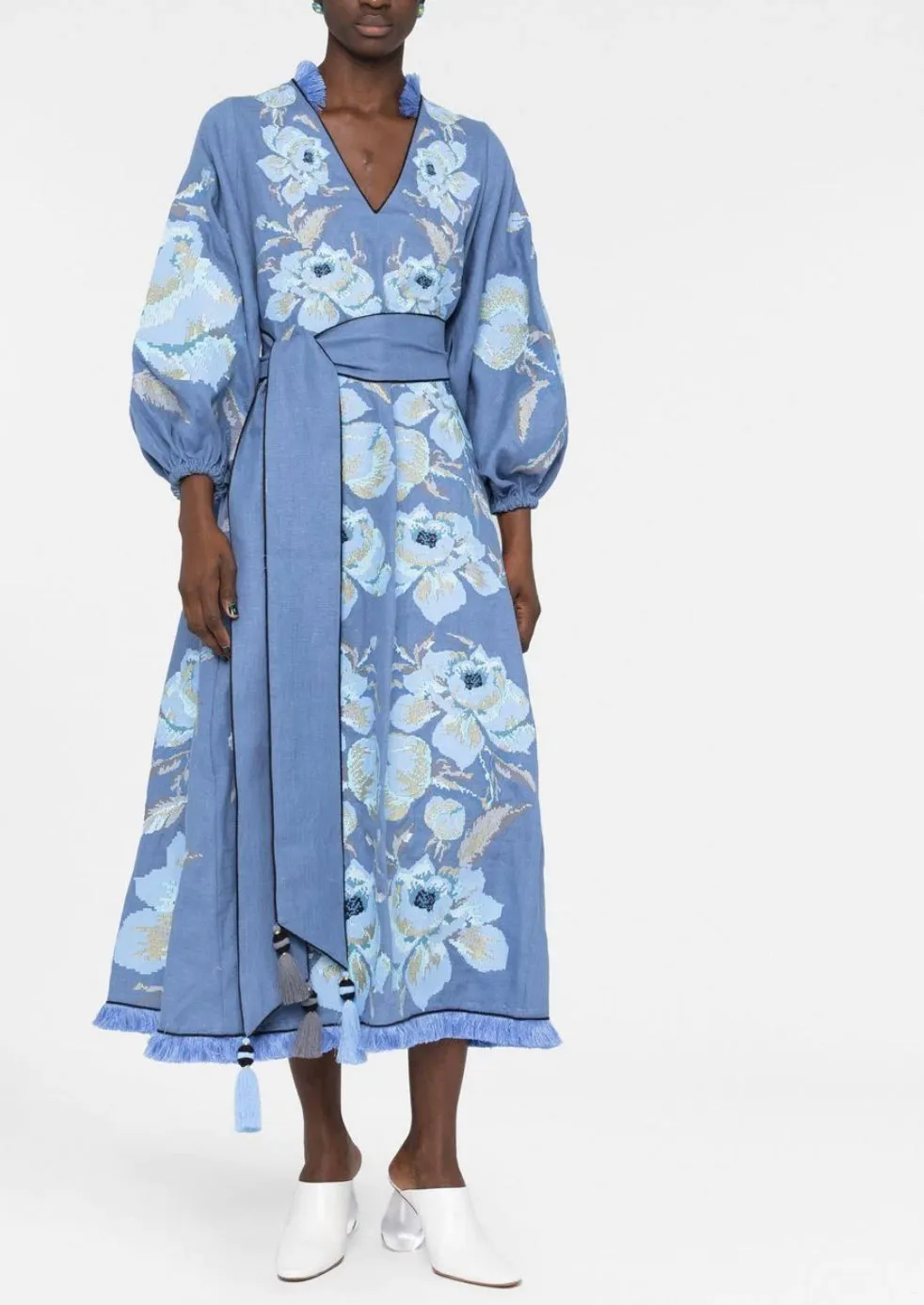 Blue kaftan with embroidered roses