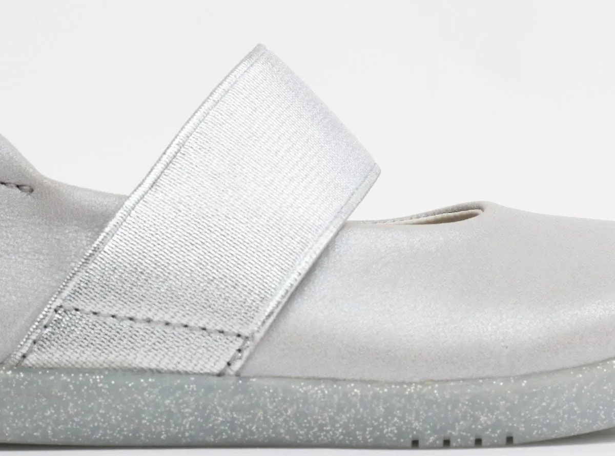 Bobux I Walk Demi Silver Ballerina Pumps