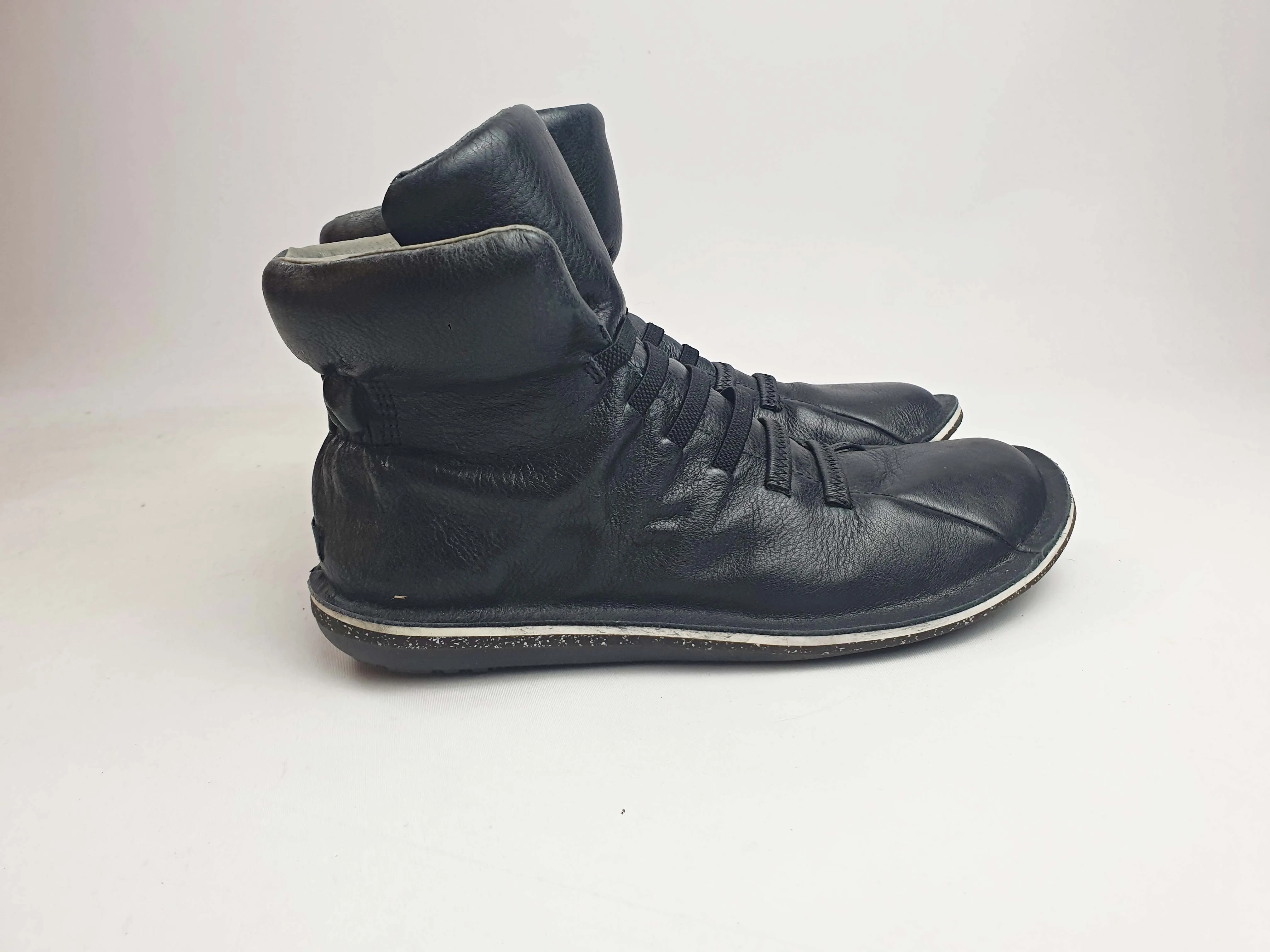 Camper black flat leather boots size 38