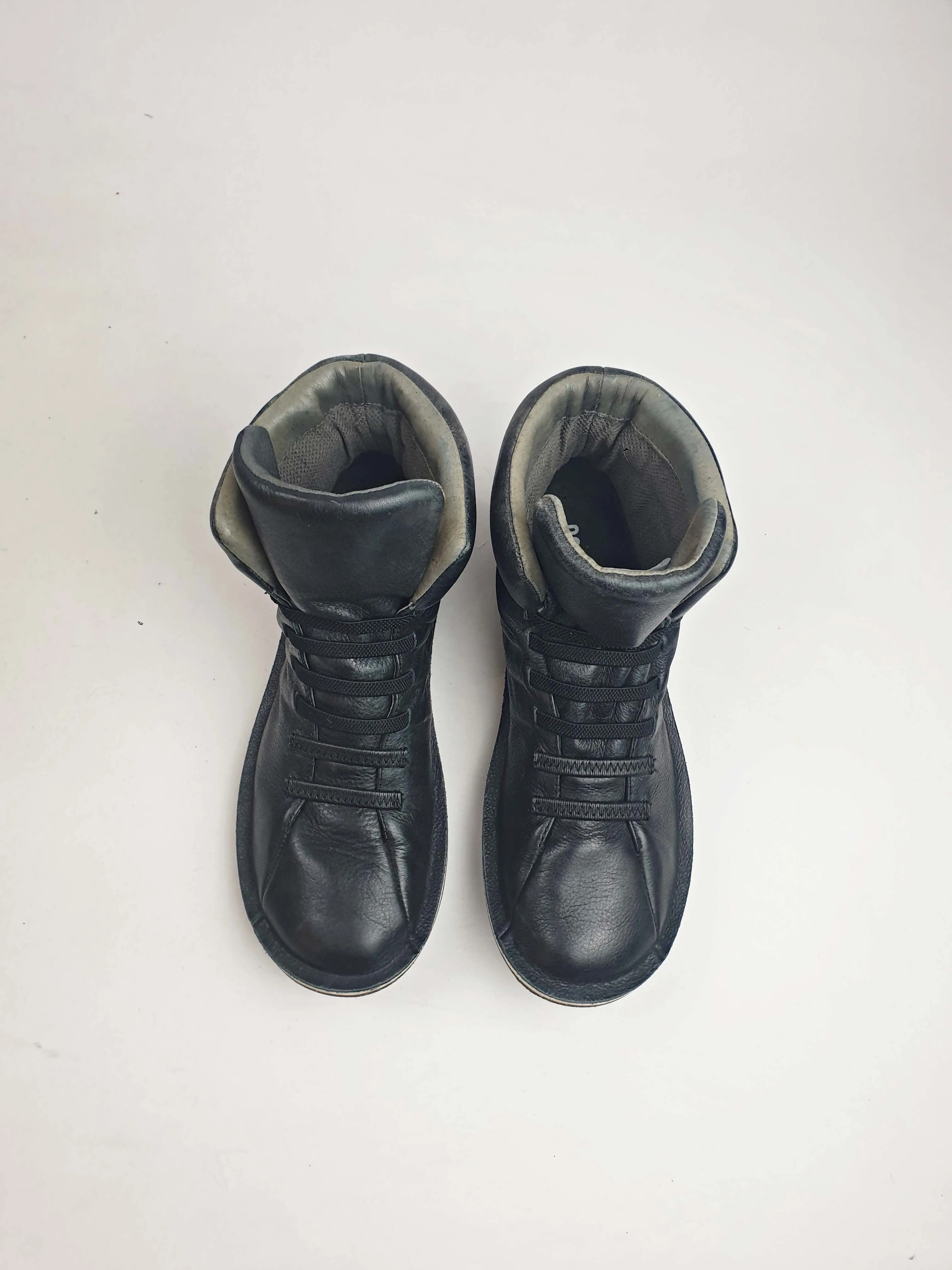 Camper black flat leather boots size 38