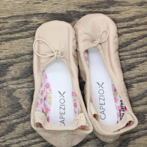 Capezio Toddler Girls Daisy Ballet Shoe CAPE-205X-BPK-7W Ballet Pink 7T Wide