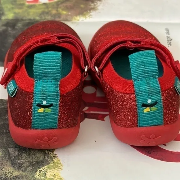 Chooze Red Sparkle Mary Janes - Girls 6 - EUC!