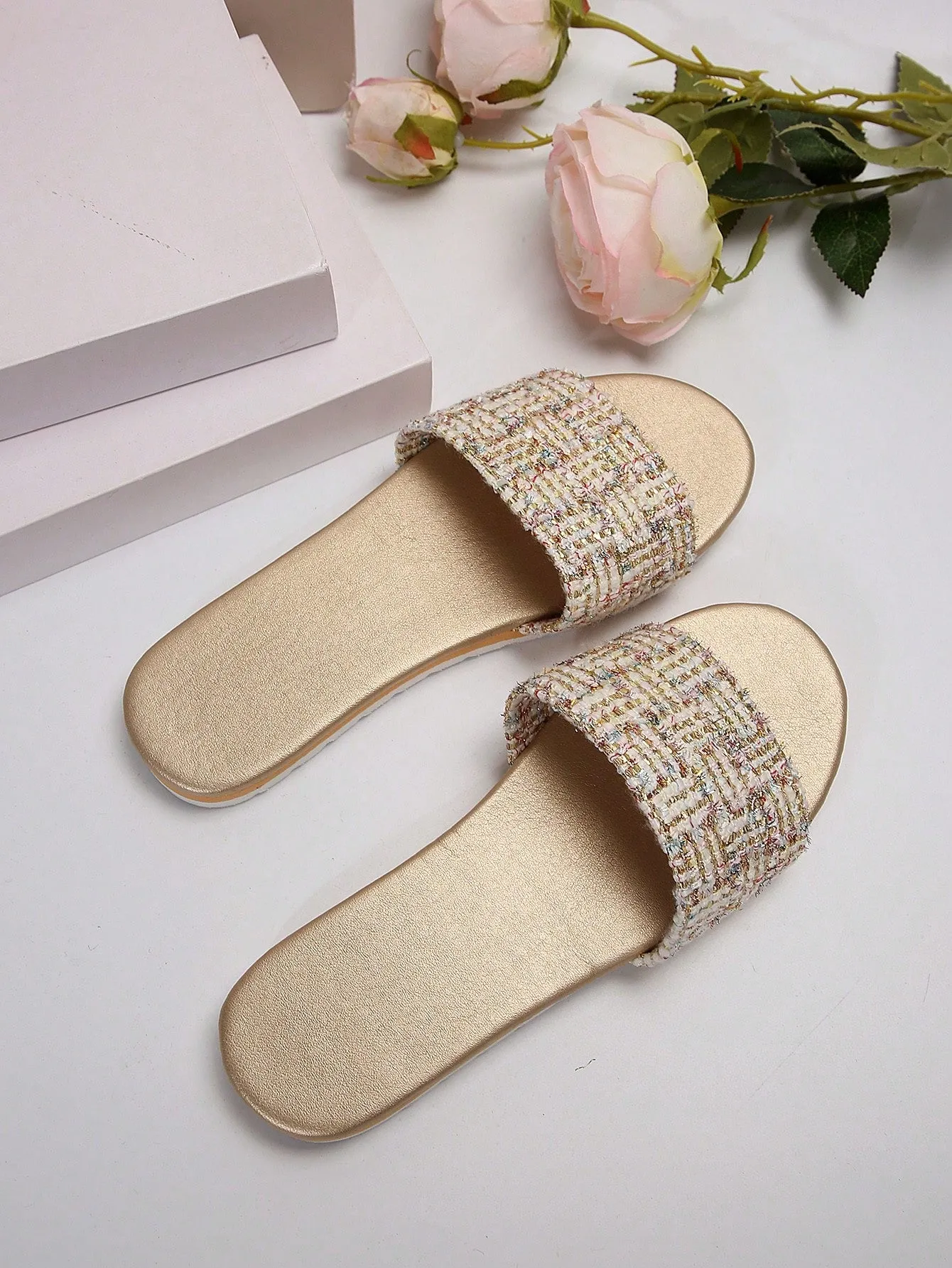 Color-Block Retro Flat Sandals