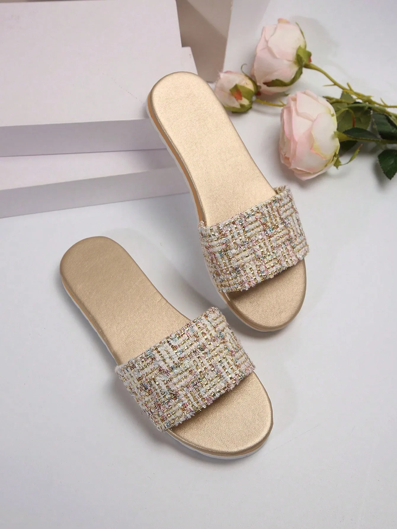 Color-Block Retro Flat Sandals