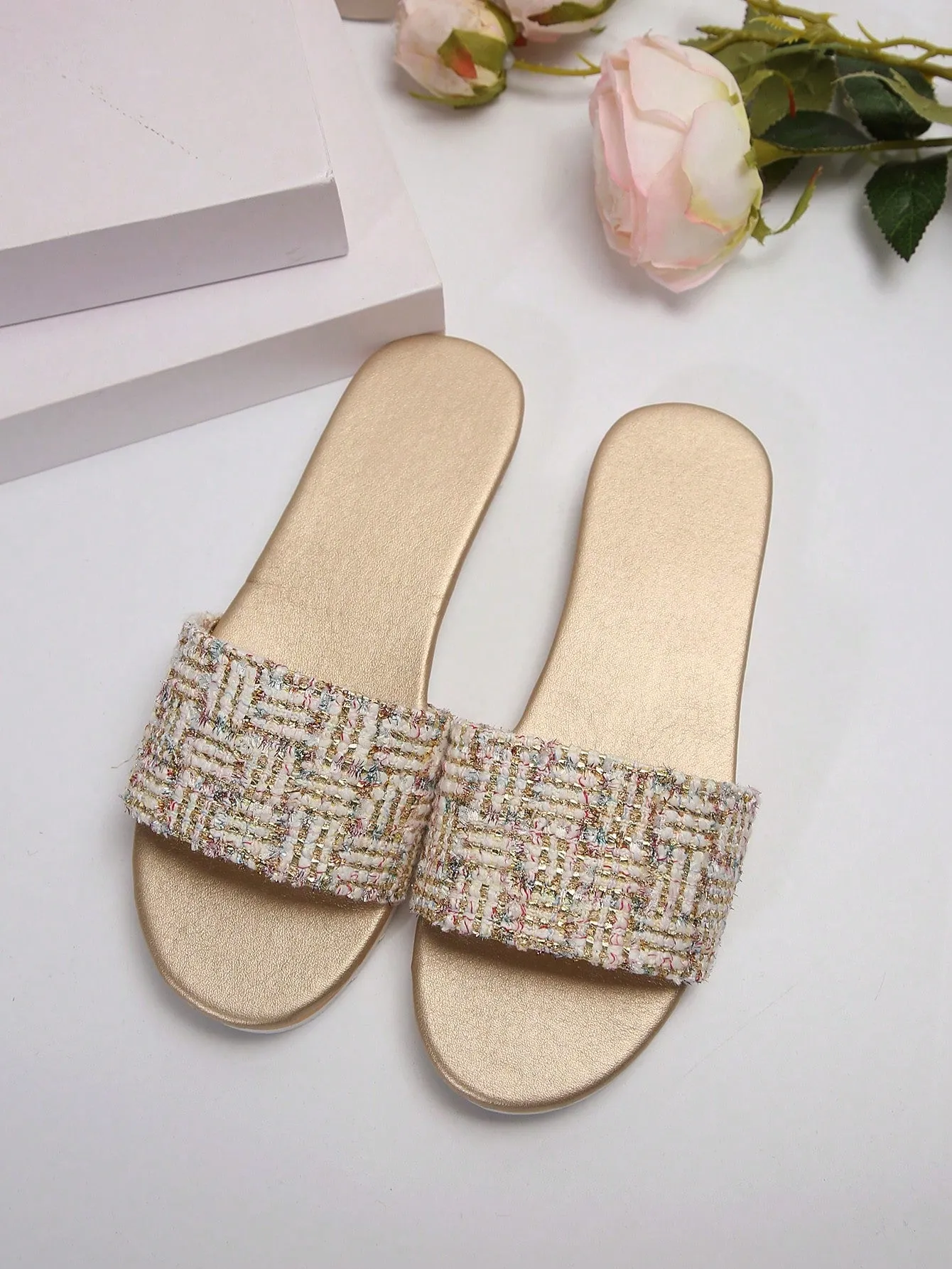 Color-Block Retro Flat Sandals