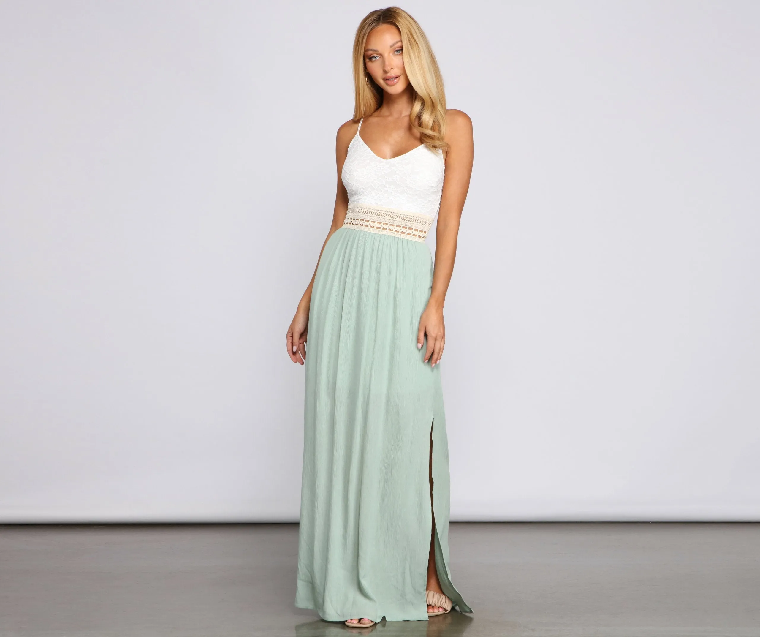 Effortlessly Stunning Crochet Charming Waist Maxi Dress