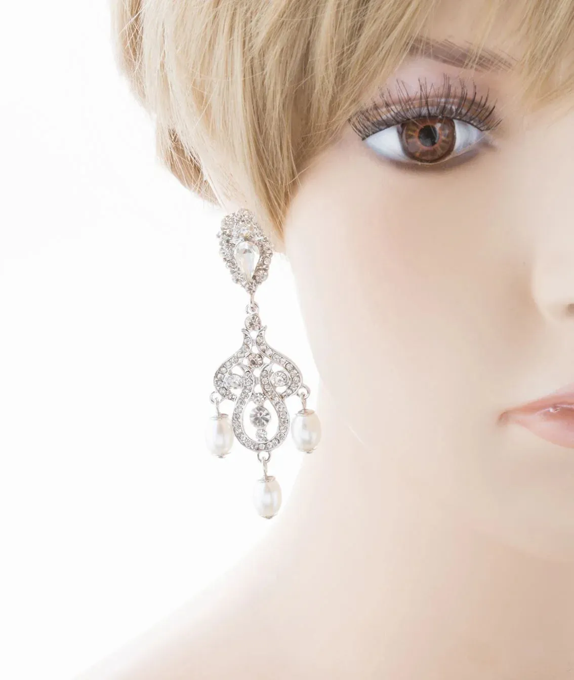 Elegant Vintage Bridal Dangle Earrings with Crystal Rhinestones and Pearls in White