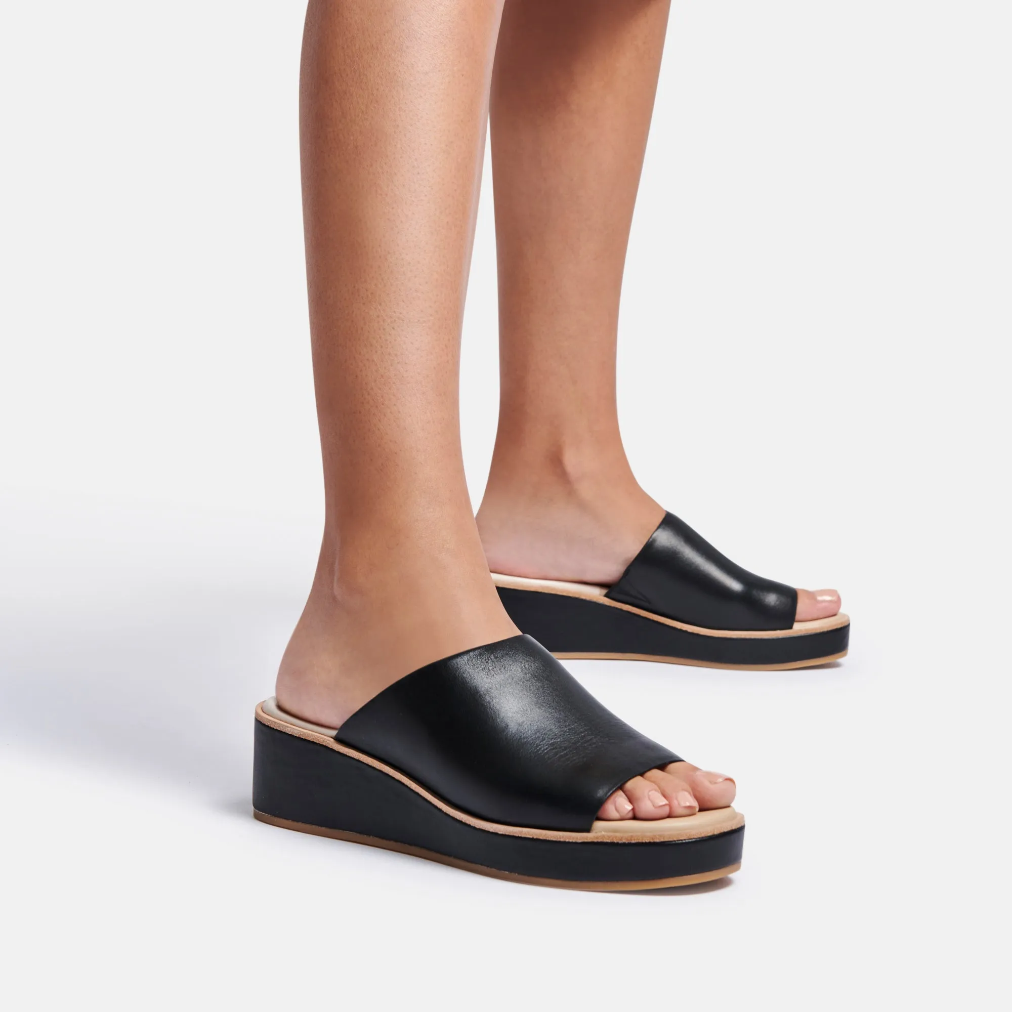 FRETA WEDGES ONYX LEATHER