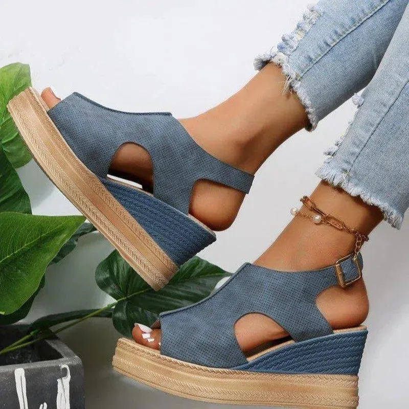 Gold wedges with glitter