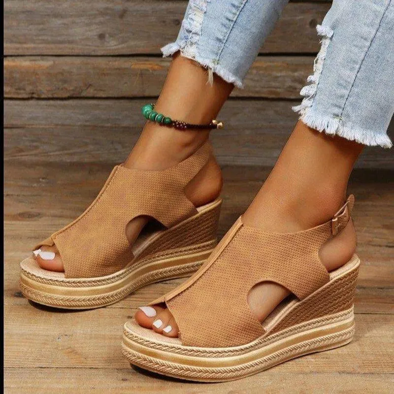 Gold wedges with glitter