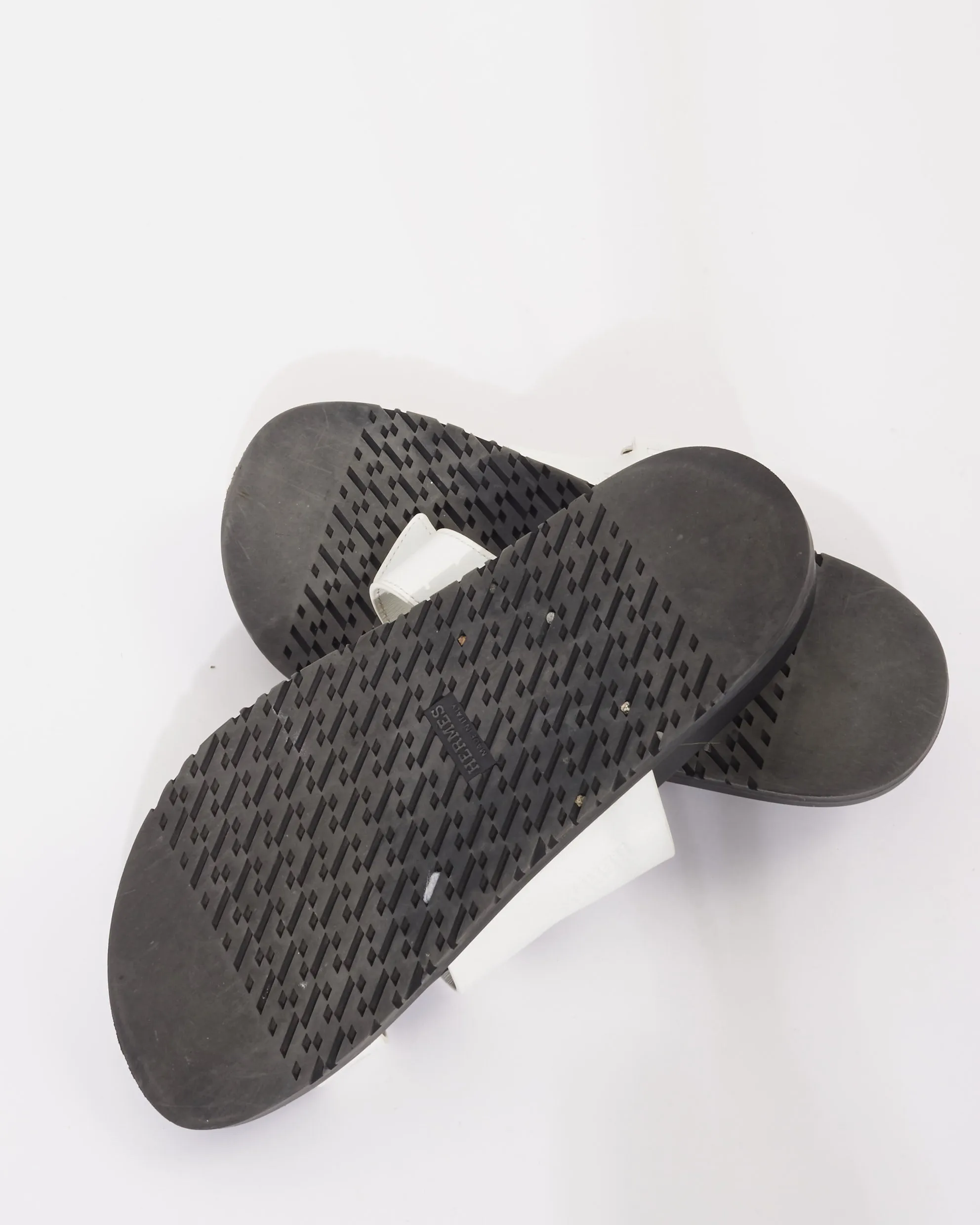 Hermès White Leather Chypre Sandals - 40.5