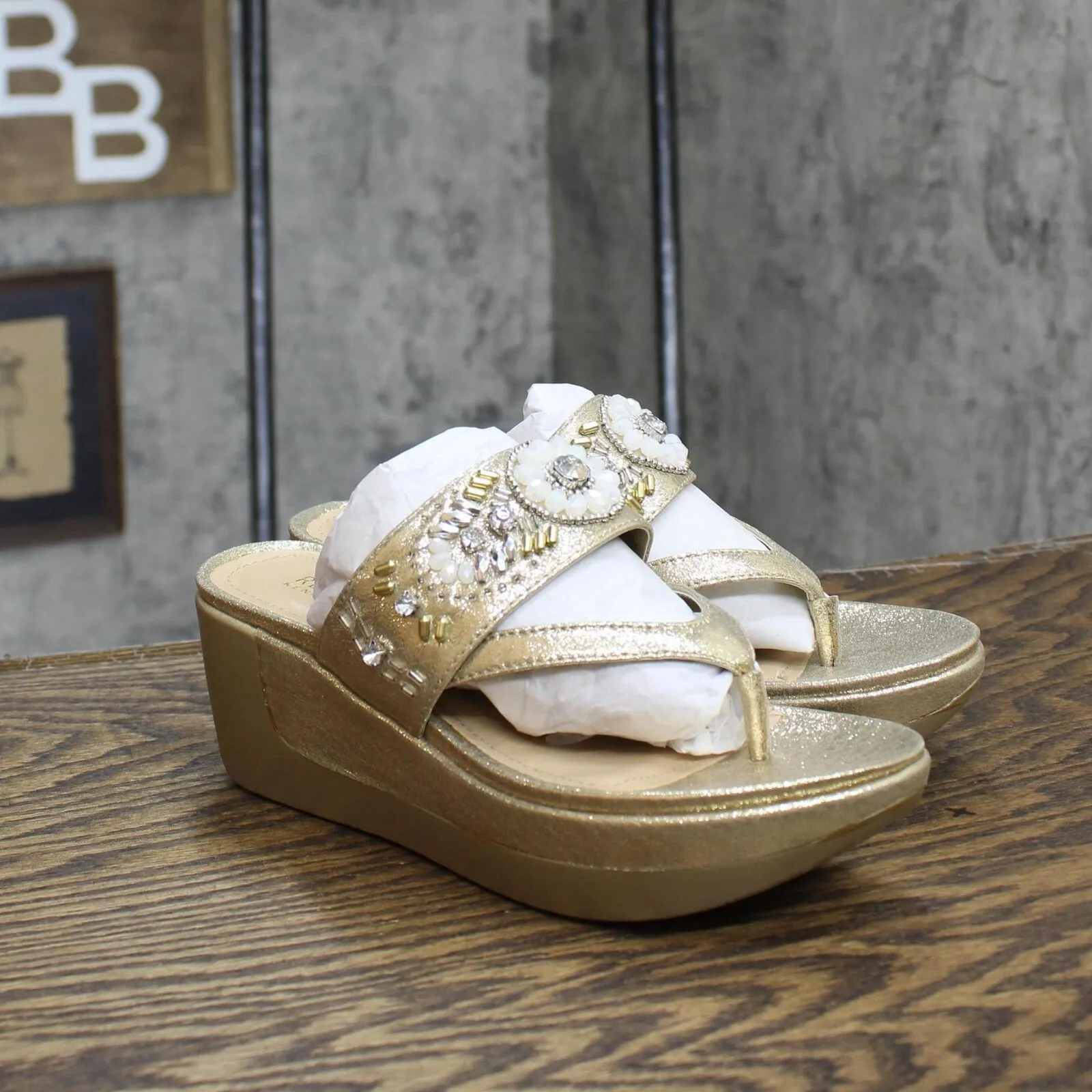 Kenneth Cole Reaction Women's Pepea Cross Glam Sandals RLF0039MT Soft Gold 5M