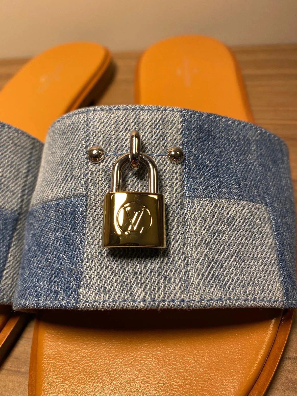 Lock It Flat Mule