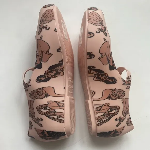 MINI MELISSA Disney Princess Mary Janes size 3. Cinderella,Moana,Ariel jasmine