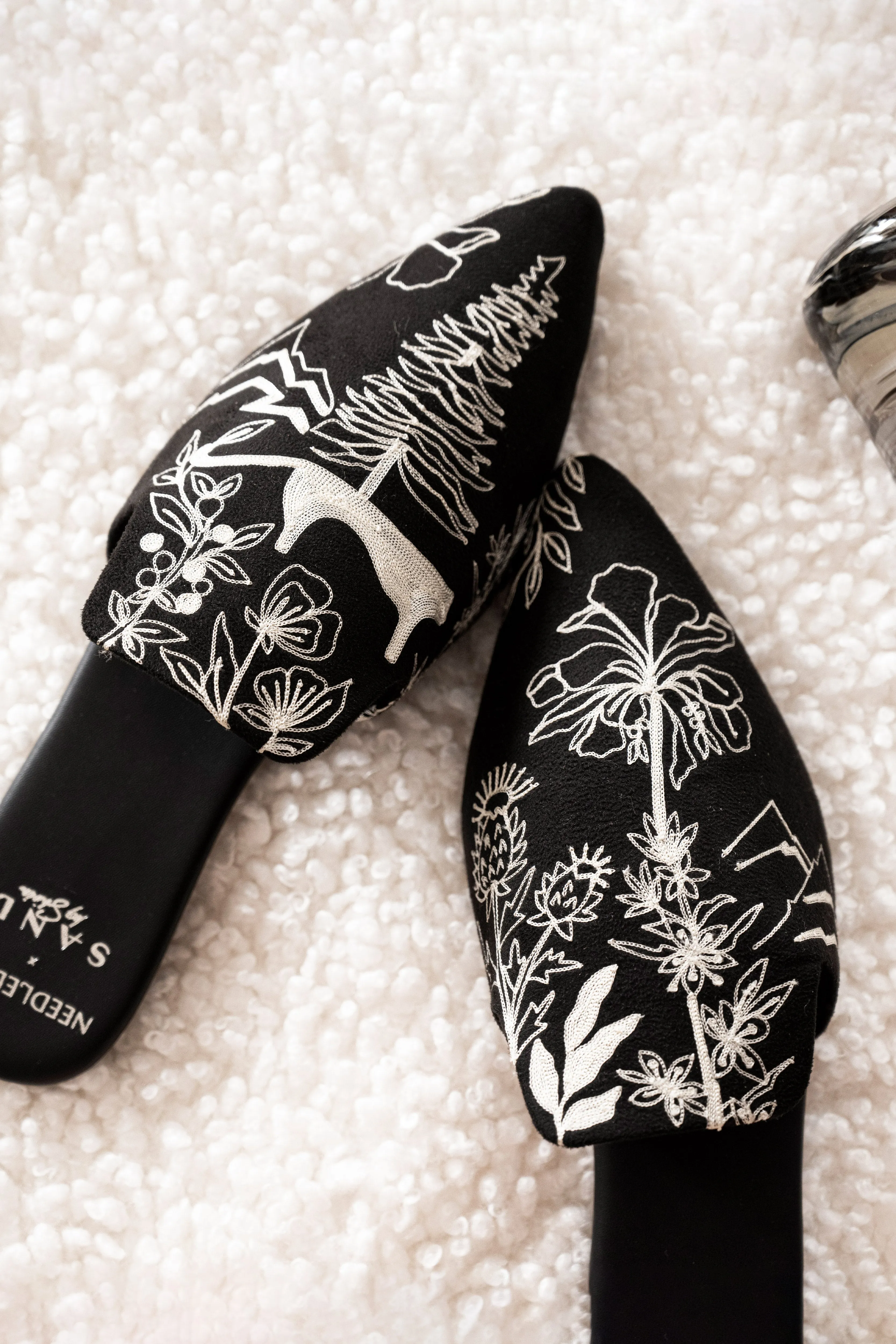 Nubra - Black (Mule)