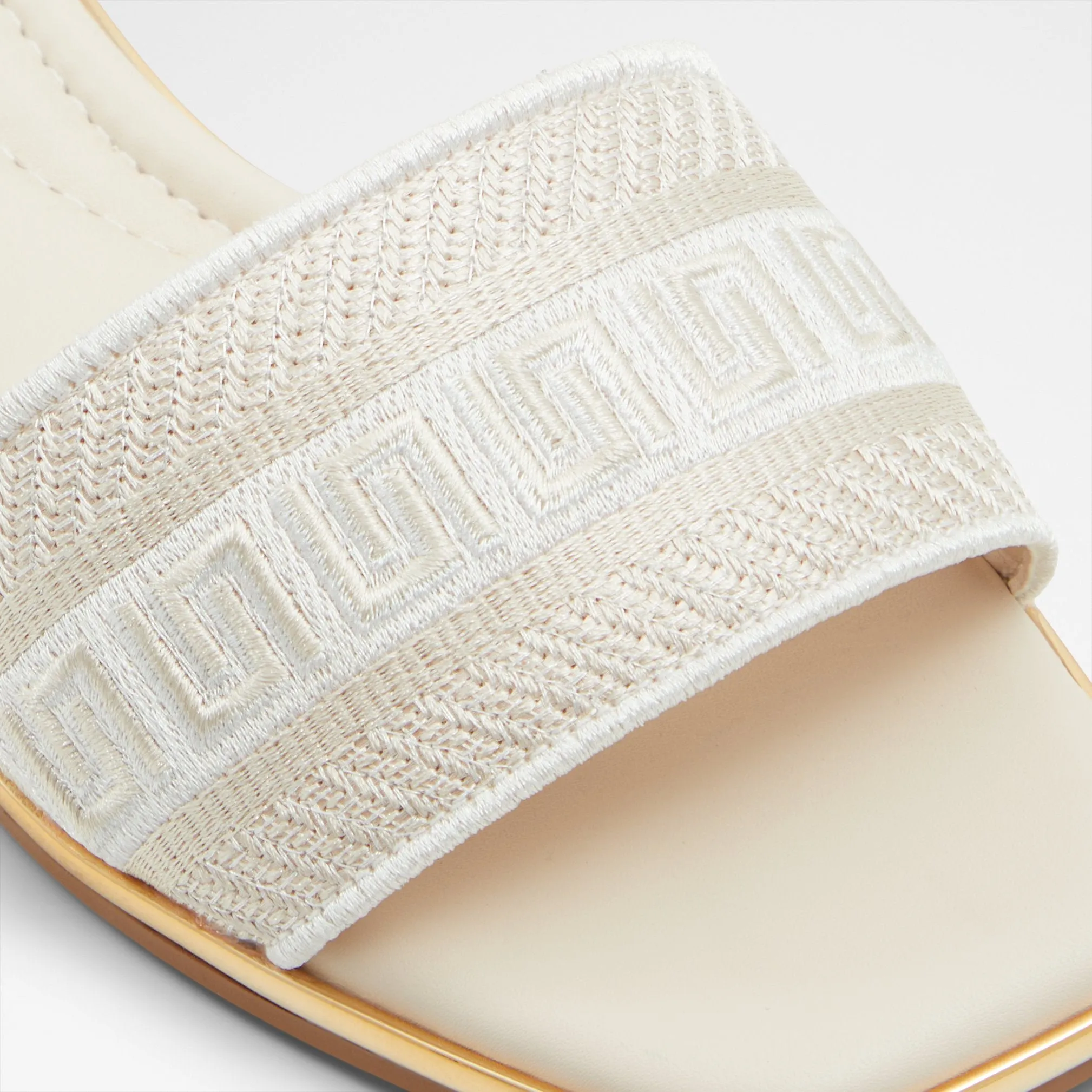 Oceania / Flat Sandals