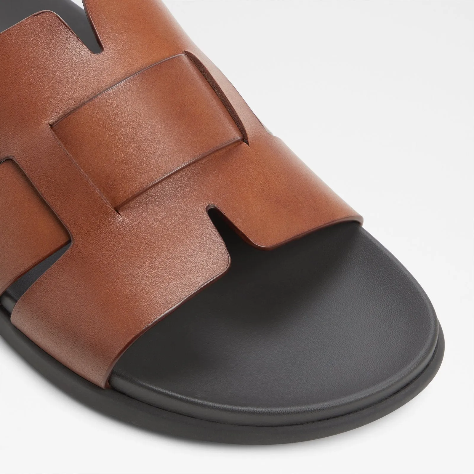 Padien / Flat Sandals