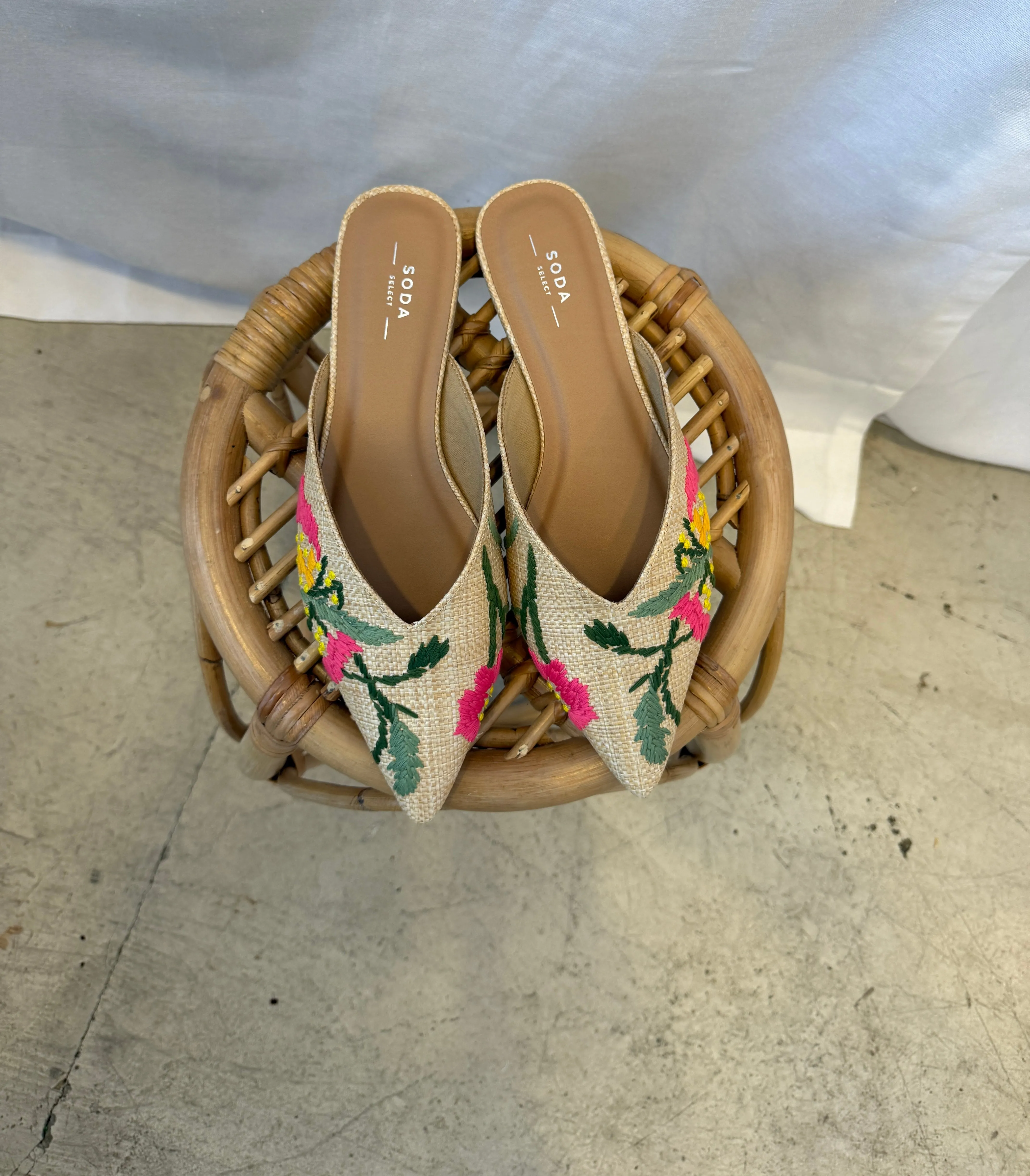 Soda Poise Flat Floral Mule