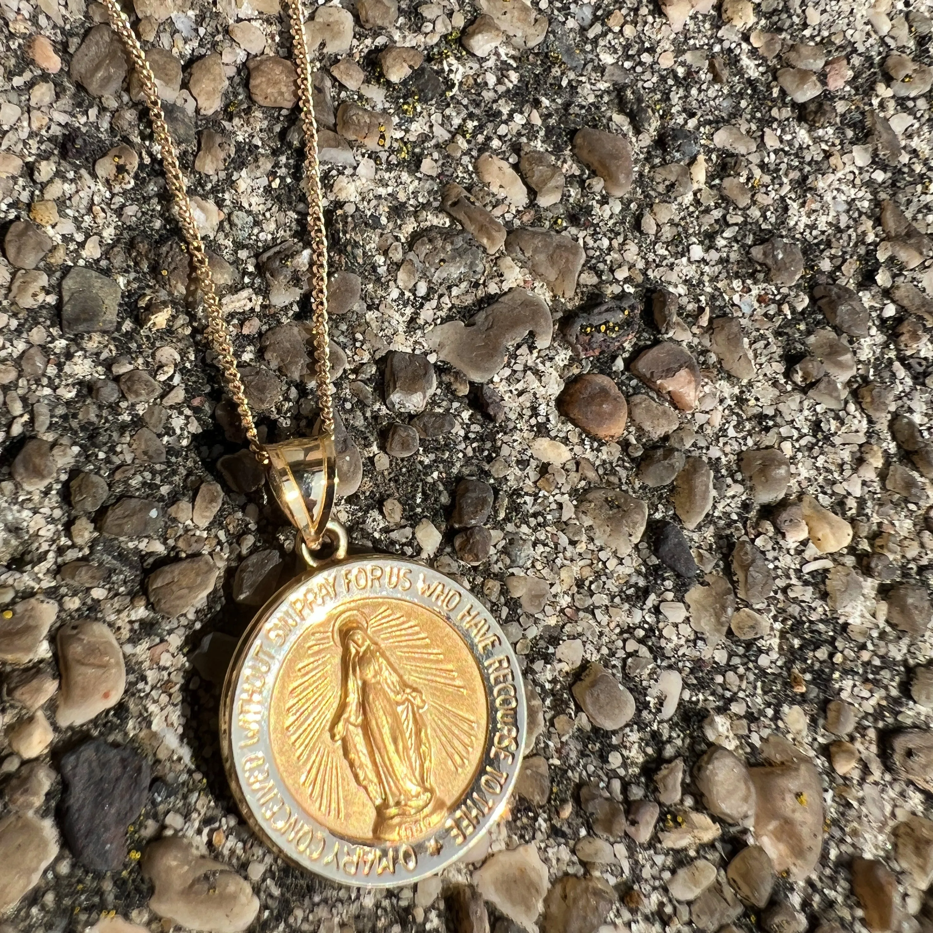 SOLID 14K GOLD MIRACULOUS MEDAL | ROUND