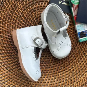 TAPS By Kinder White Leather Vintage Baby Scallop Mary Jane Toddler Shoe Size 5