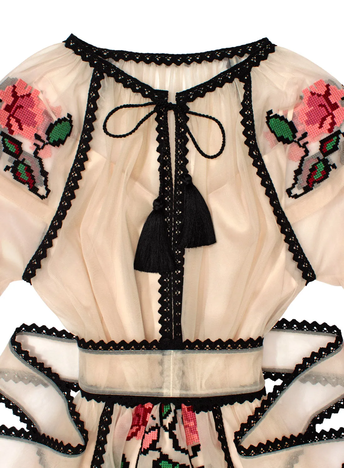 Tulle kaftan with embroidery and lace