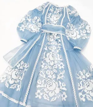 Tulle kaftan with embroidery and lace