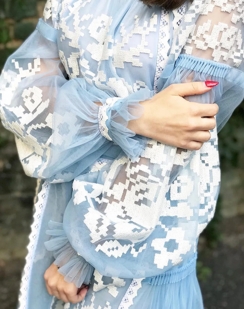 Tulle kaftan with embroidery and lace