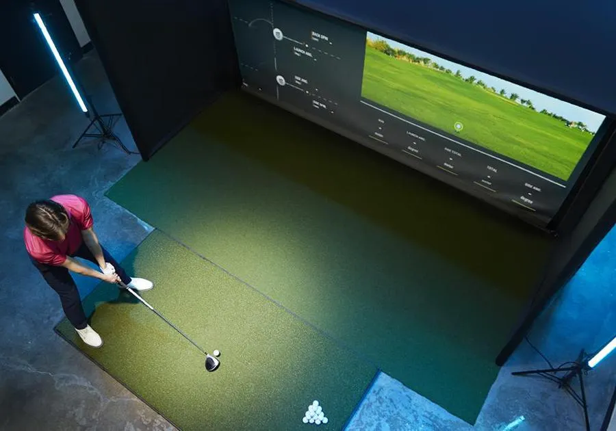 Uneekor EYE XO2 Launch Monitor & Golf Simulator