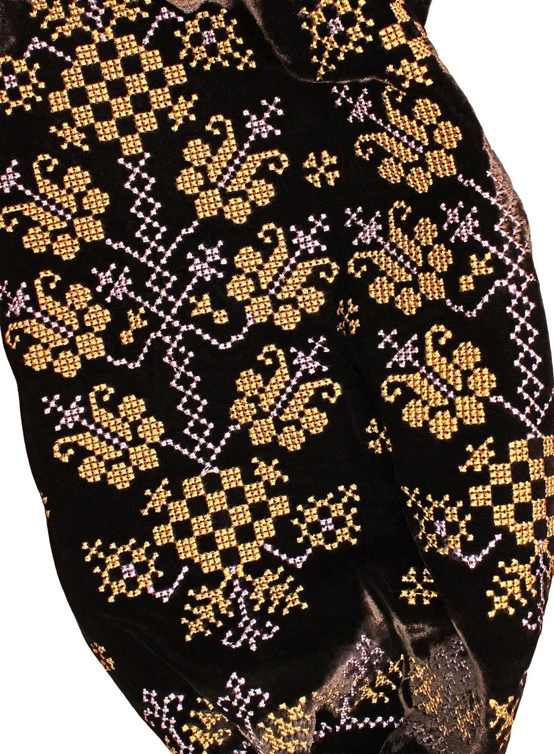 Velvet kaftan with embroidery