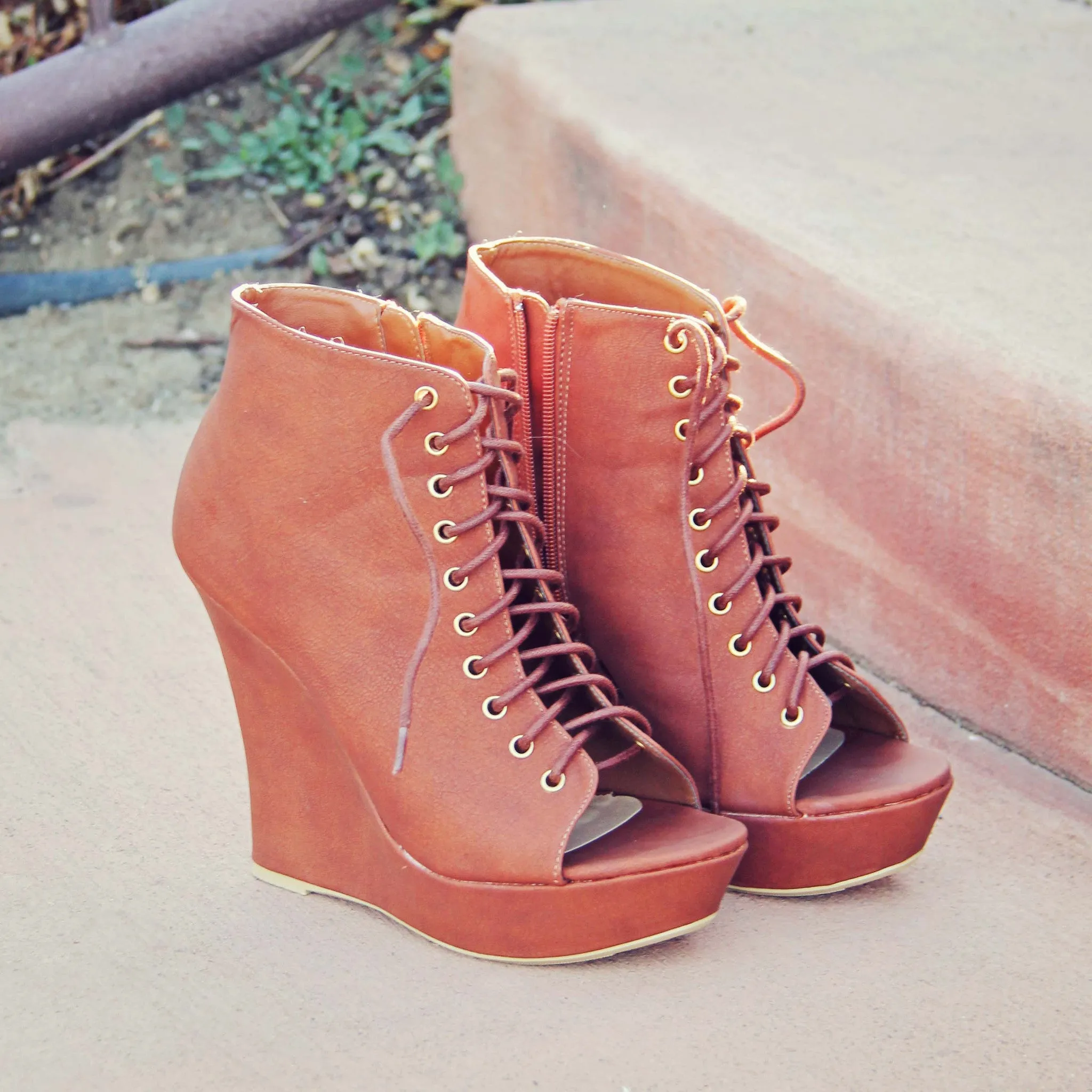 Whiskey & Tie Wedges