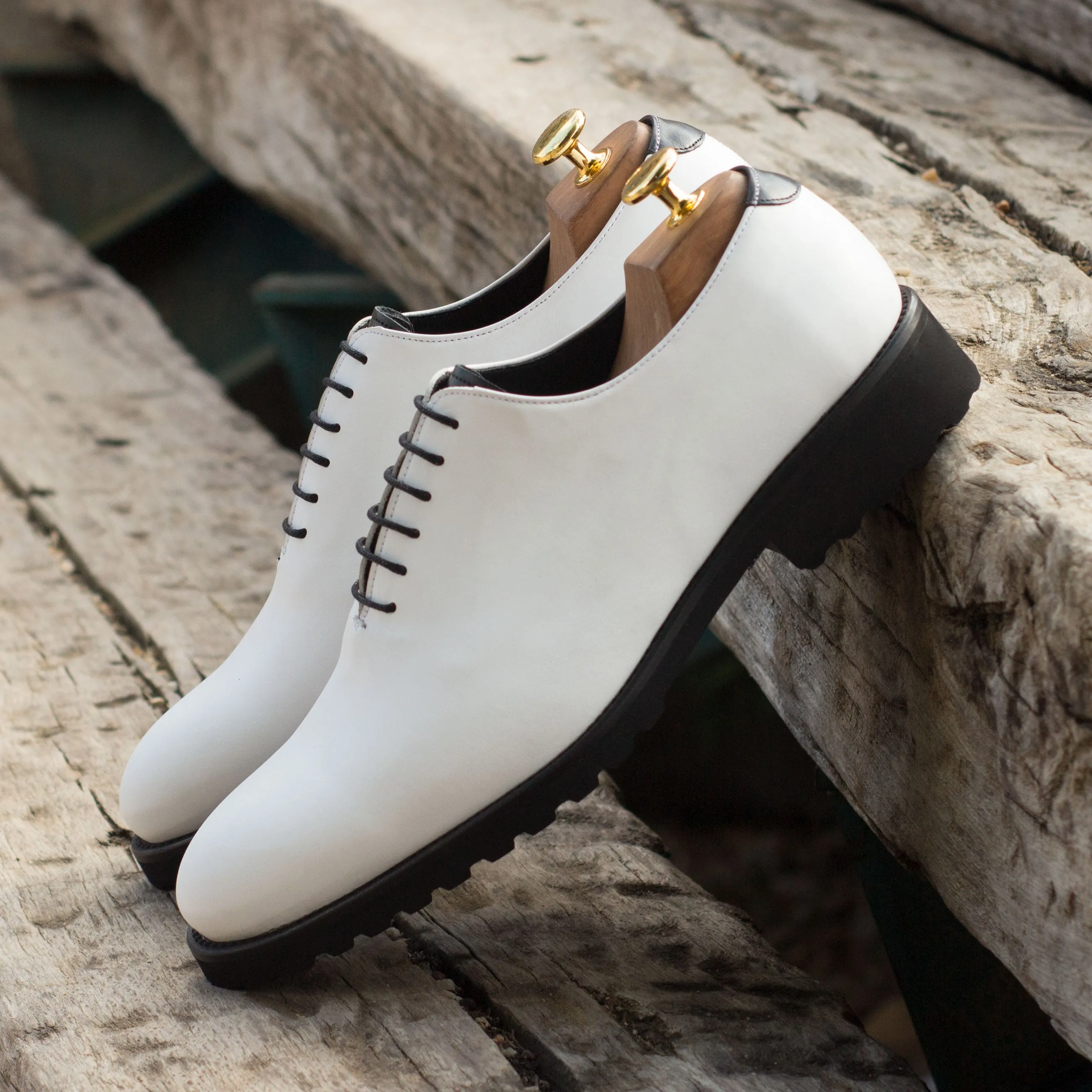 Wholecut Shoes ELVIS